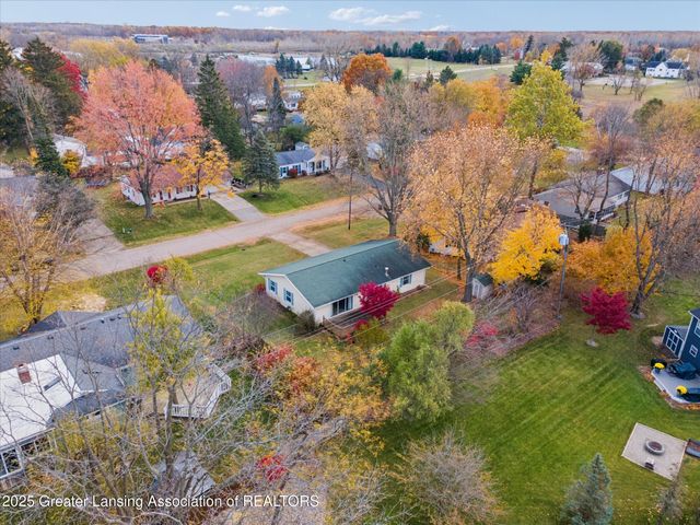 868 Southfield Drive, Williamston, MI 48895