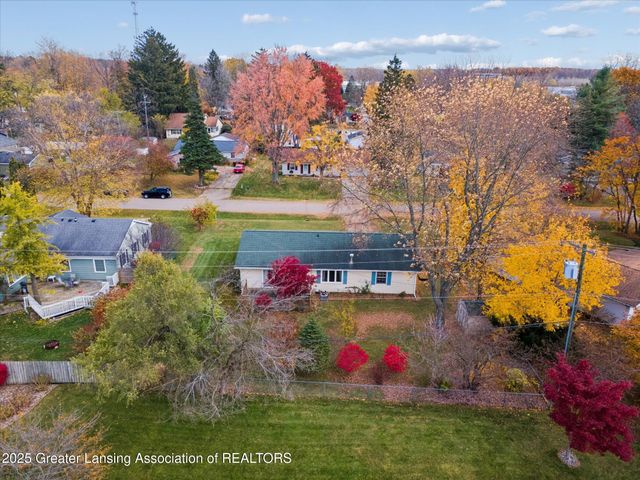 868 Southfield Drive, Williamston, MI 48895