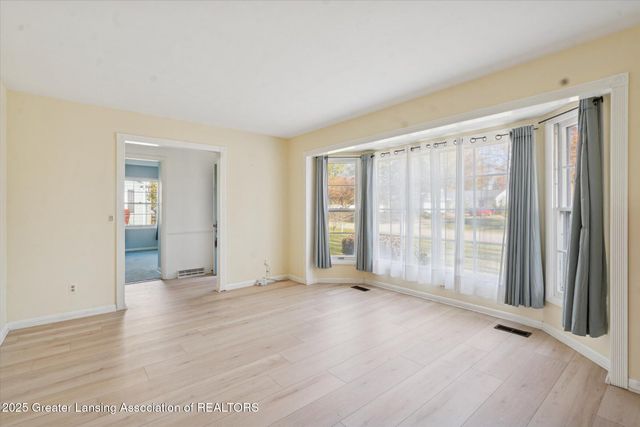 868 Southfield Drive, Williamston, MI 48895