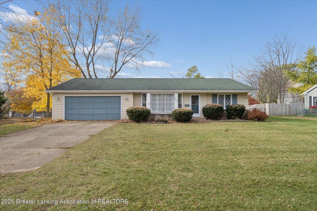 868 Southfield Drive, Williamston, MI 48895