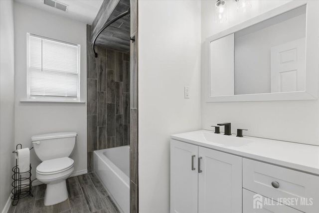 155 Emerson Street 155, Carteret, NJ 07008