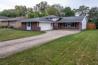 6996 Greenbriar Drive, Parma Heights, OH 44130