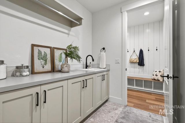 6807 S Messner Way, Meridian, ID 83642