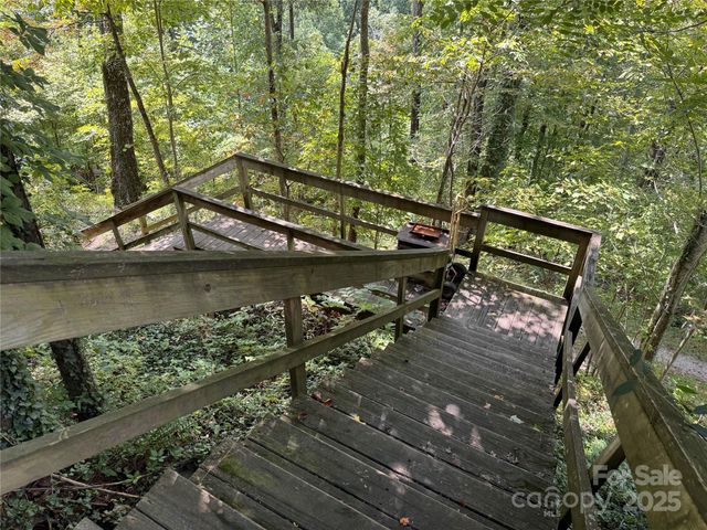 84 Pelohi Cove Road, Bryson City, NC 28713