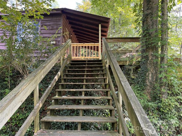 84 Pelohi Cove Road, Bryson City, NC 28713