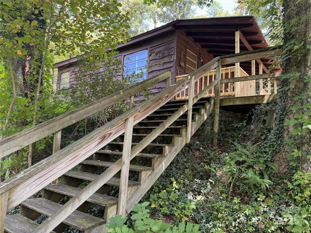 84 Pelohi Cove Road, Bryson City, NC 28713