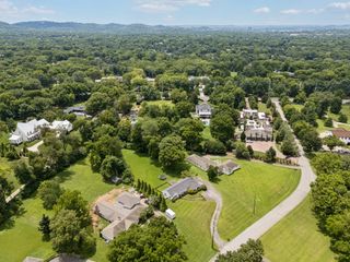 4215 Morriswood Dr, Nashville, TN 37204