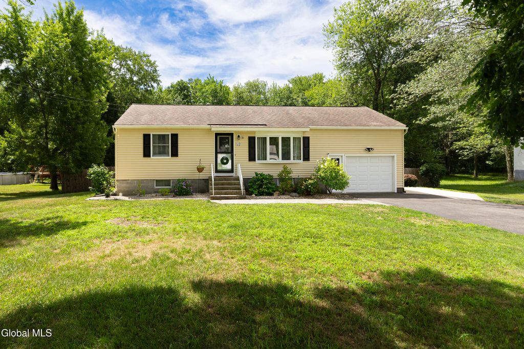 10 St Marie Street, Colonie, NY 12303