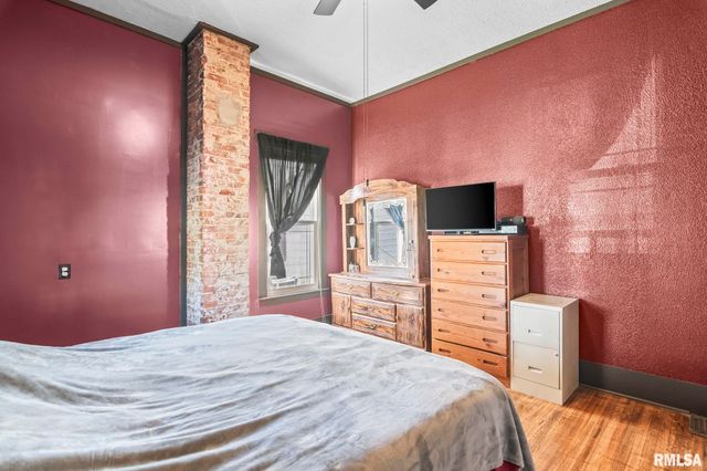 1621 N 8TH Street, Springfield, IL 62702