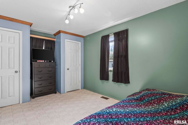 1621 N 8TH Street, Springfield, IL 62702