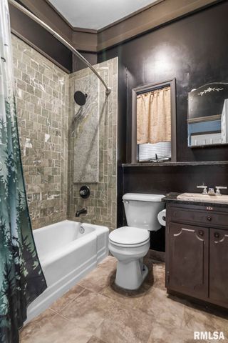 1621 N 8TH Street, Springfield, IL 62702