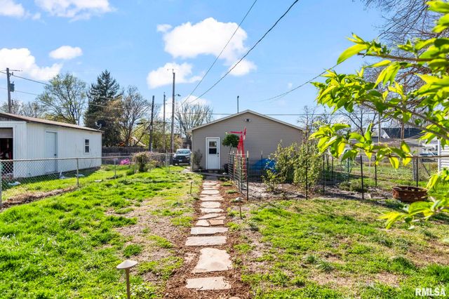 1621 N 8TH Street, Springfield, IL 62702