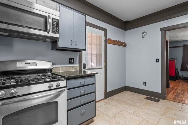 1621 N 8TH Street, Springfield, IL 62702