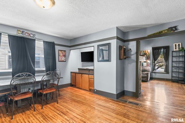 1621 N 8TH Street, Springfield, IL 62702