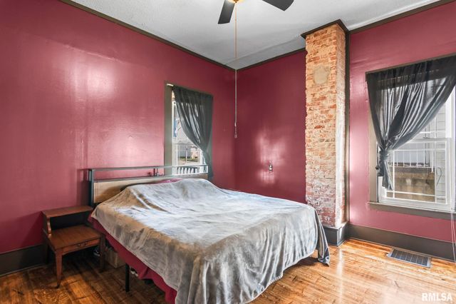 1621 N 8TH Street, Springfield, IL 62702