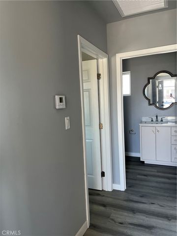 1215 W 104, Los Angeles, CA 90044