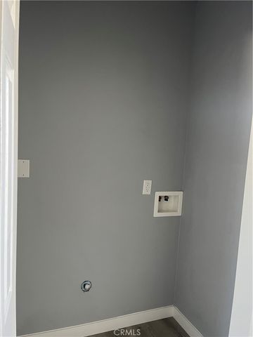 1215 W 104, Los Angeles, CA 90044
