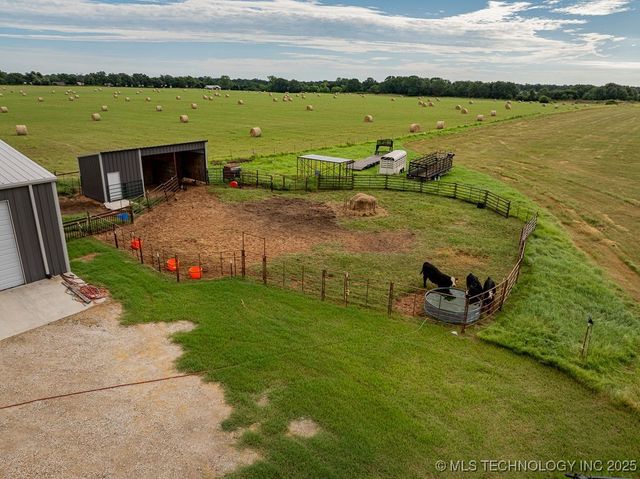 2724 Lark Road, Kingston, OK 73439