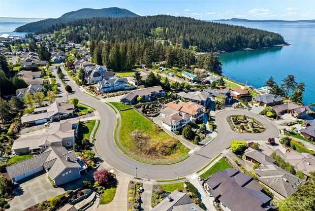 2414 Washington Court, Anacortes, WA 98221
