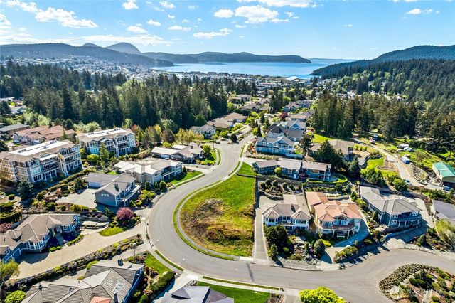 2414 Washington Court, Anacortes, WA 98221