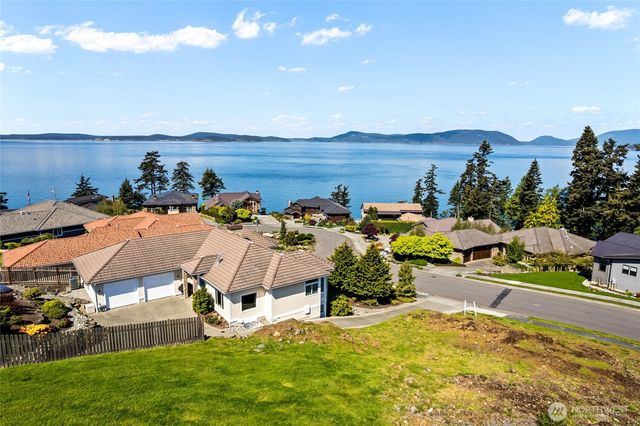 2414 Washington Court, Anacortes, WA 98221
