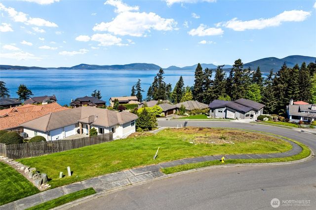2414 Washington Court, Anacortes, WA 98221