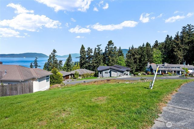 2414 Washington Court, Anacortes, WA 98221