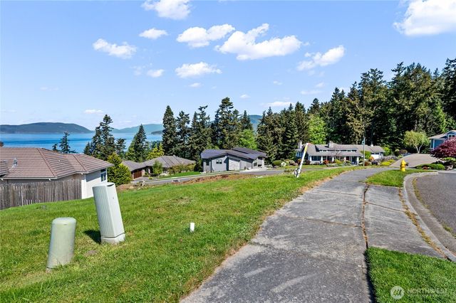 2414 Washington Court, Anacortes, WA 98221