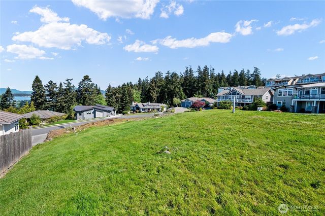 2414 Washington Court, Anacortes, WA 98221