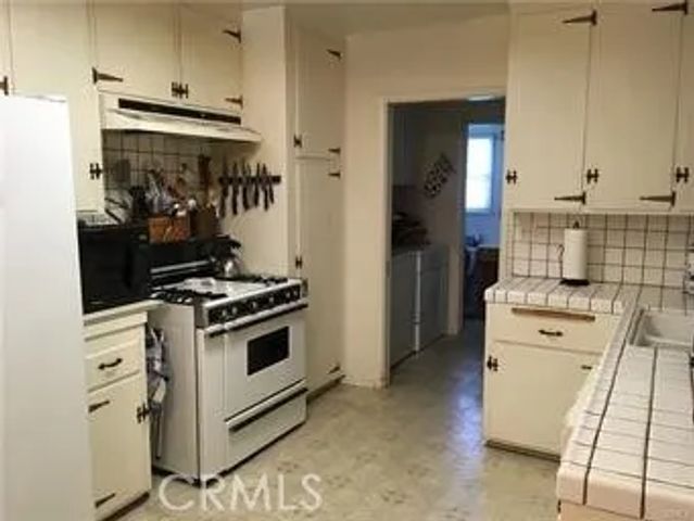 6559 Bothwell RD, Reseda, CA 91335