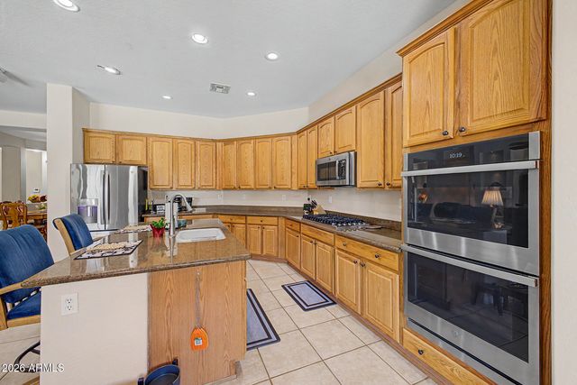 2026 W HIDDEN TREASURE Way, Phoenix, AZ 85086