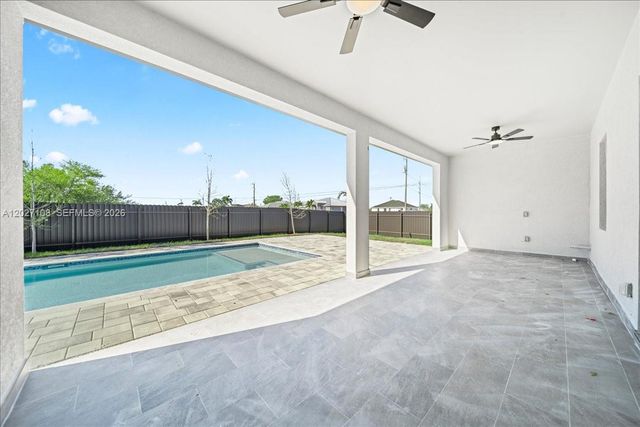 1226 NE 5TH PL, Cape Coral, FL 33909