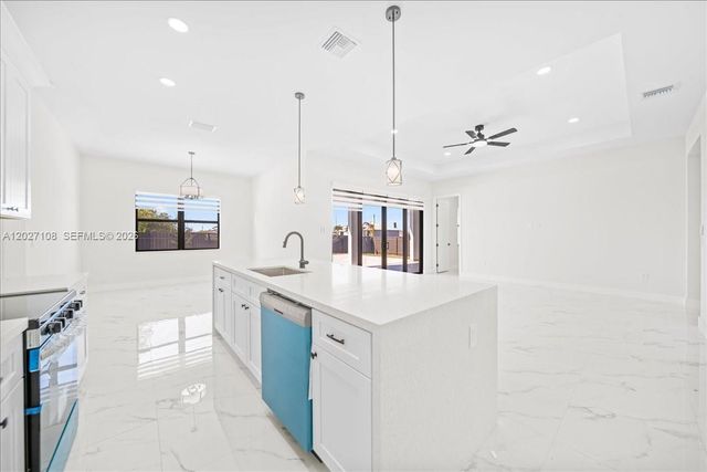 1226 NE 5TH PL, Cape Coral, FL 33909