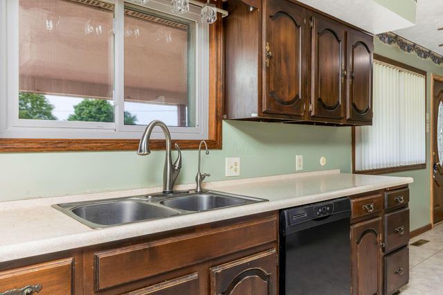 9672 Schoolhouse Road NW, Canal Winchester, OH 43110