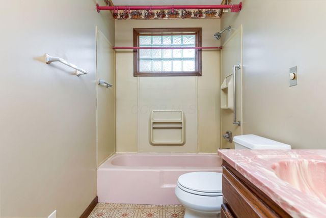 9672 Schoolhouse Road NW, Canal Winchester, OH 43110