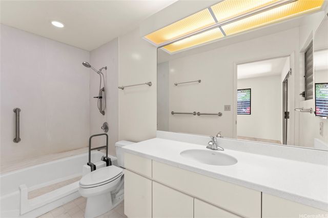 1214 Nehoa Street A, Honolulu, HI 96822