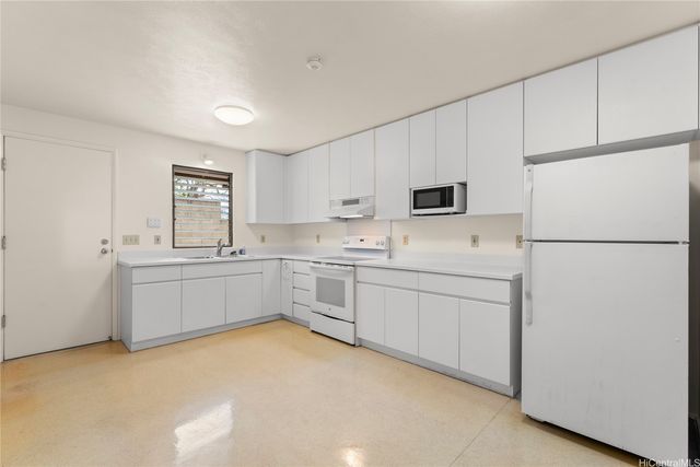 1214 Nehoa Street A, Honolulu, HI 96822