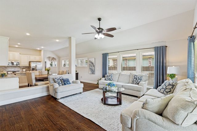 902 Lyndhurst Drive, Anna, TX 75409
