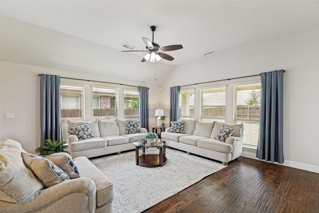 902 Lyndhurst Drive, Anna, TX 75409