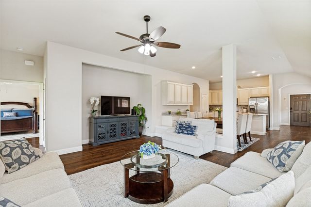 902 Lyndhurst Drive, Anna, TX 75409