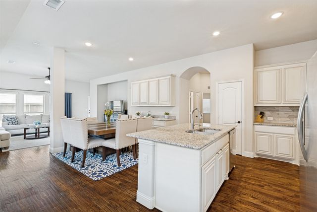 902 Lyndhurst Drive, Anna, TX 75409
