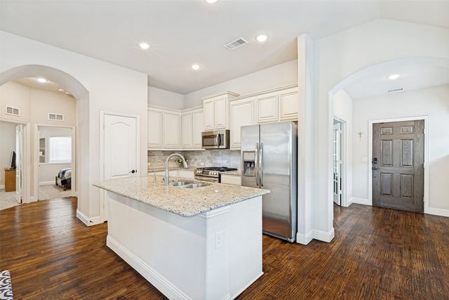 902 Lyndhurst Drive, Anna, TX 75409