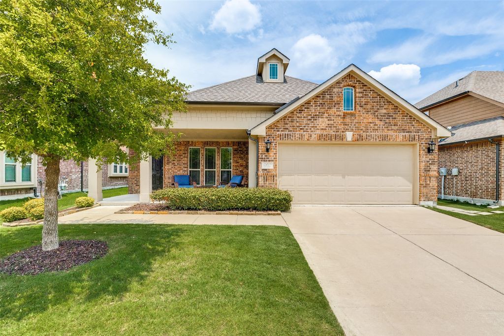 902 Lyndhurst Drive, Anna, TX 75409