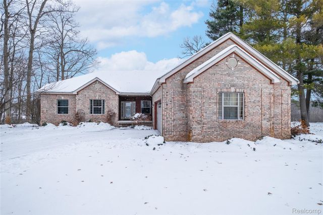 4204 Pavilion Court, Fenton, MI 48430