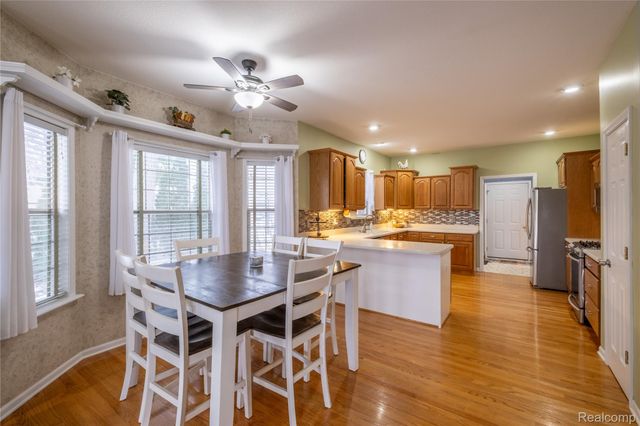 4204 Pavilion Court, Fenton, MI 48430