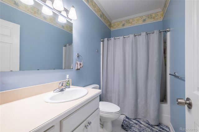 4204 Pavilion Court, Fenton, MI 48430