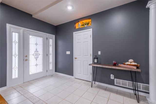 4204 Pavilion Court, Fenton, MI 48430