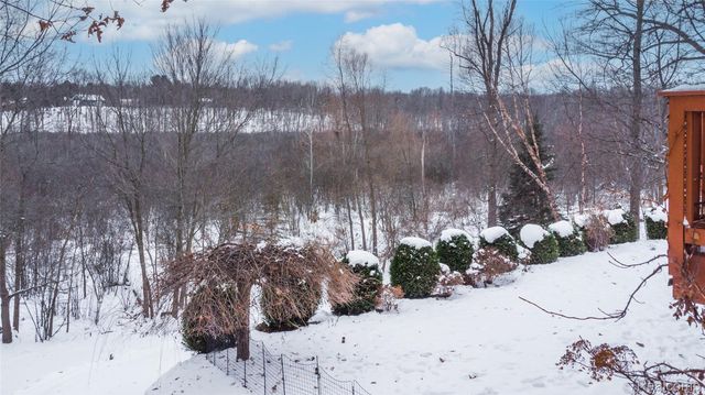 4204 Pavilion Court, Fenton, MI 48430