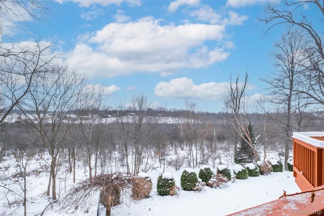 4204 Pavilion Court, Fenton, MI 48430