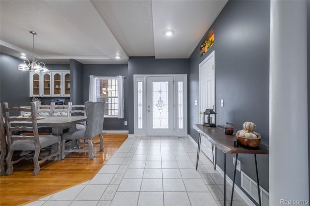 4204 Pavilion Court, Fenton, MI 48430